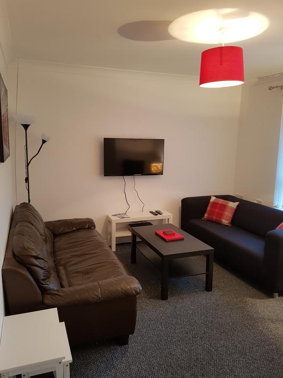 Bathgate Contractor And Business Apartment Bagian luar foto